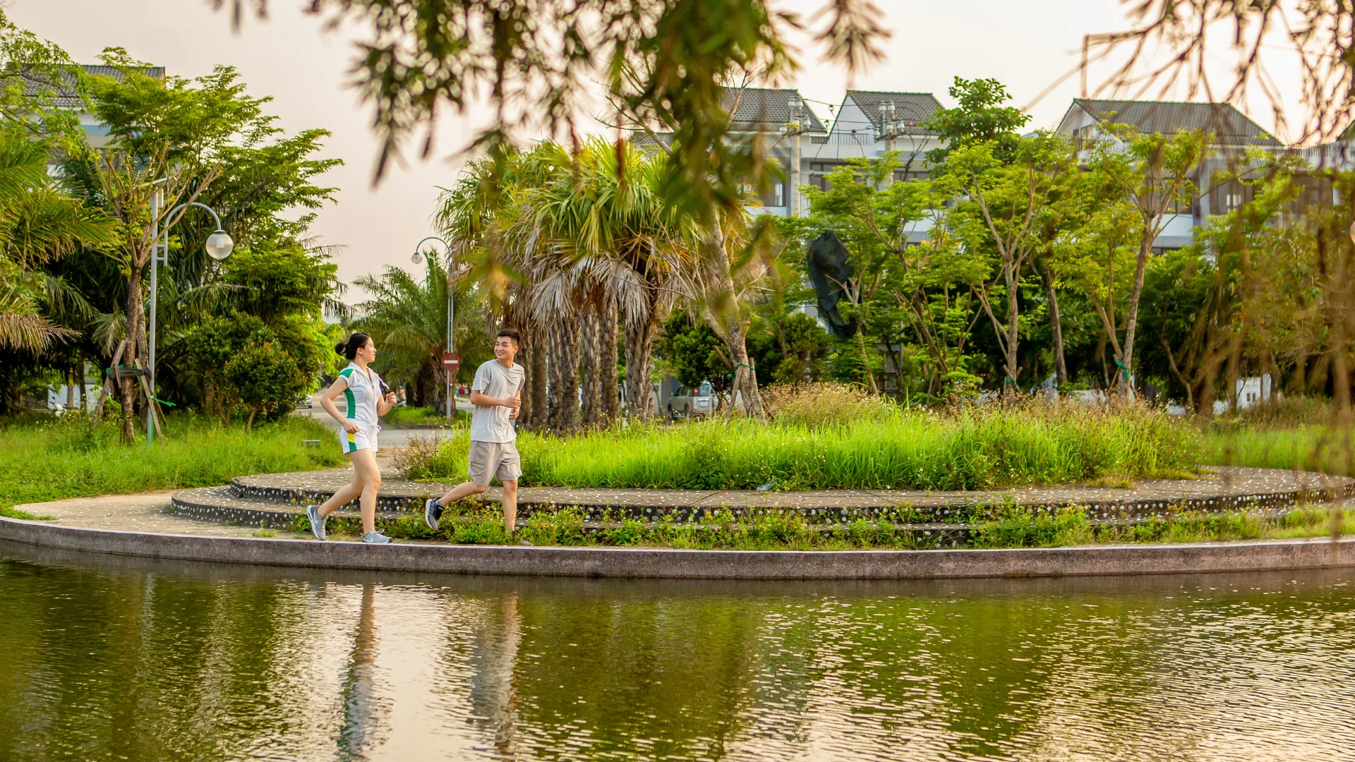 Đường dạo bộ & không gian rèn luyện sức khoẻ